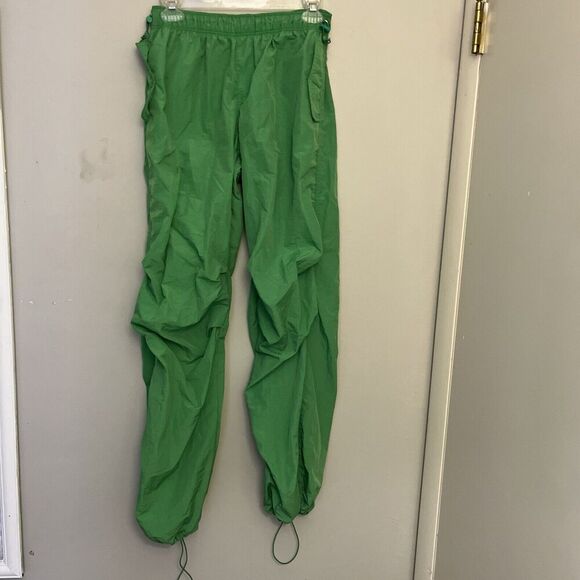 Bershka Green Baggy Parachute Pants Small Women Tech Joggers Streetwear Blogger - Picture 11 of 16